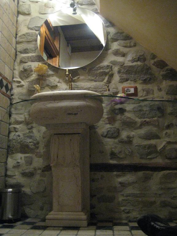 Отель La Casa Di Ercole Беванья Экстерьер фото