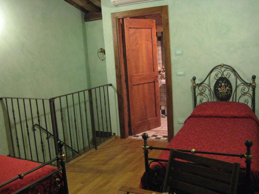 Отель La Casa Di Ercole Беванья Экстерьер фото